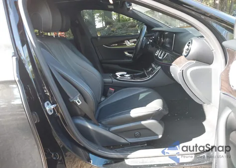 2019 Mercedes-Benz E 300 4Matic из США, поврежденный, VIN WDDZF4KB8KA530912